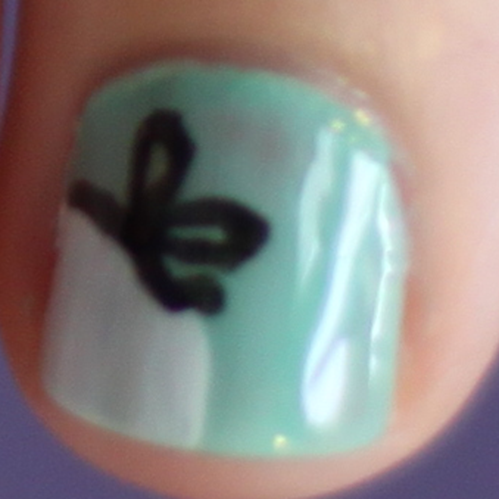 Nails - Bow Close Up