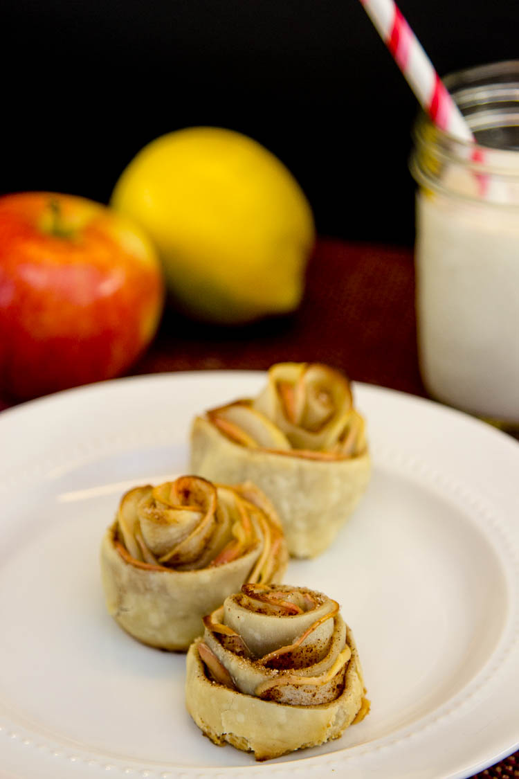 Cute Little Apple Pie Rose Bites | infinite.nu