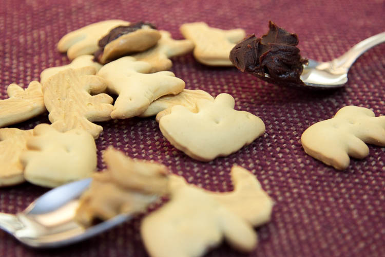 Peanut Butter Chocolate Animal Crackers | infinite.nu