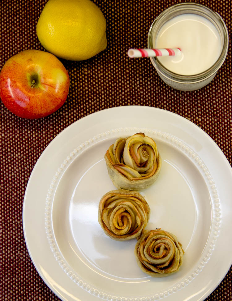 Cute Little Apple Pie Rose Bites